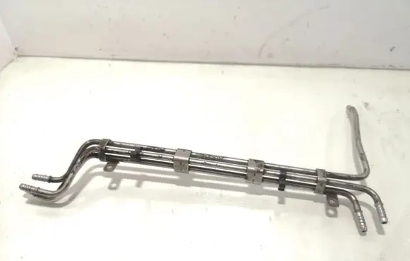 Volkswagen Golf V Fuel line/pipe/hose