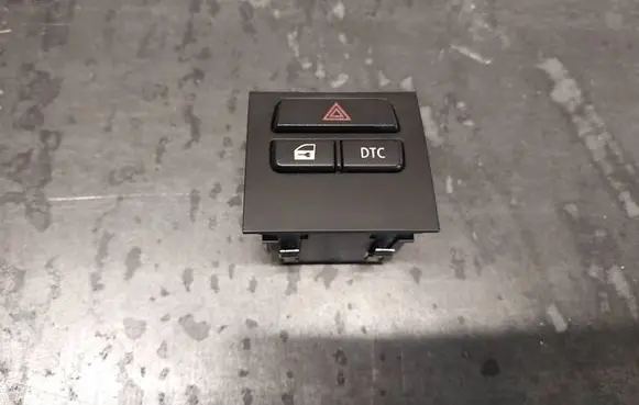BMW 3 E90 E91 Hazard light switch 6945653-01 61316945653-01 6945653