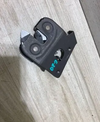 BMW 3 G20 G21 Seat back rest lock catch 7112863