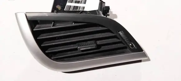 Peugeot 207 Dash center air vent grill 96724794zd