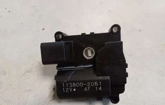 Toyota Corolla Verso AR10 Air flap motor/actuator 1138002051