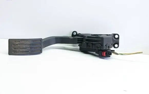 Mazda 3 I Accelerator throttle pedal 6PV00864101 4M519F836AH
