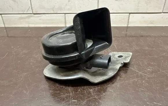 Audi A1 Horn signal 8X0951221A