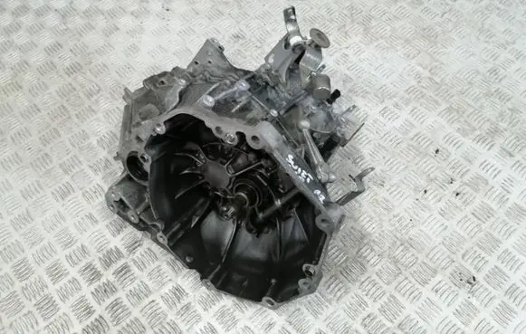 Suzuki Swift III Manual 5 speed gearbox A81