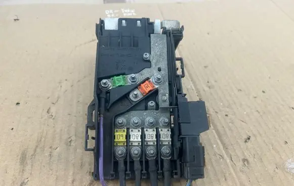 Citroen C4 I Picasso Fuse module 9666527580 97993N0 97993N02
