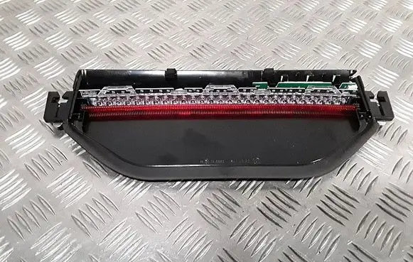 Tesla Model Y Third/center stoplight p149581900g