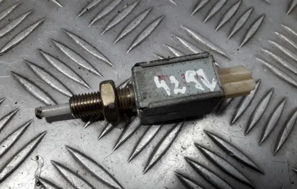 KIA Sorento Brake pedal sensor switch
