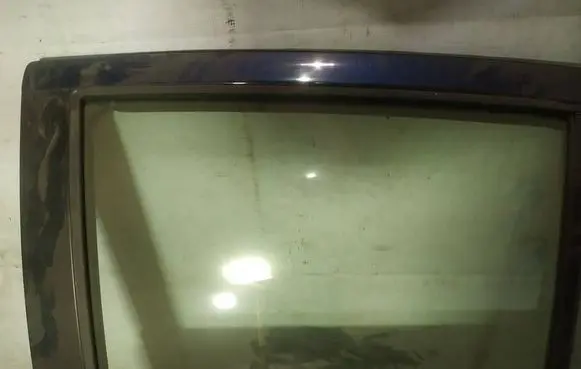 Toyota Yaris Rear door window glass as2