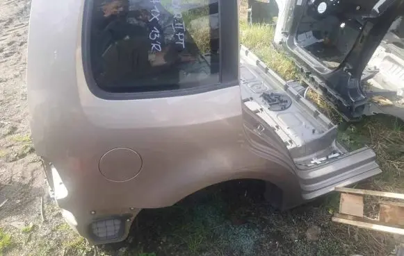 Volkswagen Touran II Rear quarter panel 