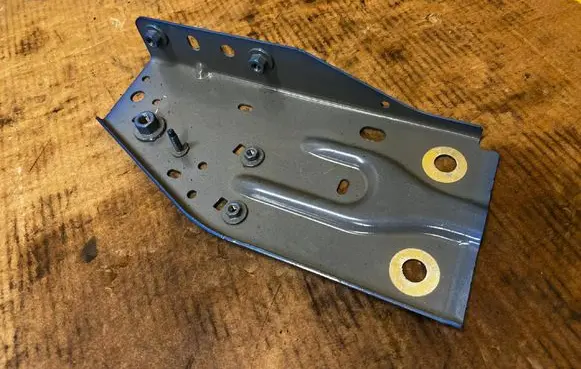 Ford Bronco Fender mounting bracket MB3B-16E025-AD MB3B16E025AD