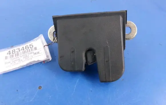 Seat Toledo III (5P) Tailgate/trunk/boot lock/catch/latch 5P5827505