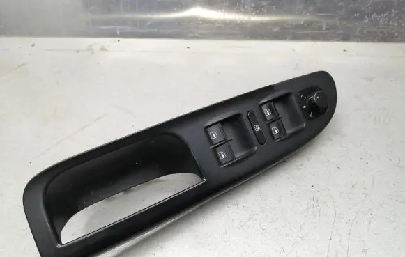 Volkswagen PASSAT B6 Electric window control switch 1K4959857B 3C1867171B 1K0959565H