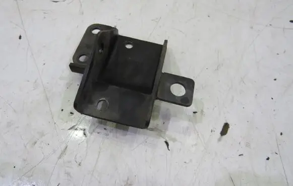 KIA Venga Engine mount bracket