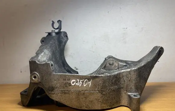 BMW 3 E90 E91 Generator/alternator bracket 7802639 C2501