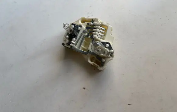 BMW 3 E90 E91 Tail light bulb cover holder 7211216 218222