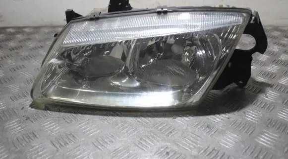 Nissan Almera N16 Headlight/headlamp 89003331