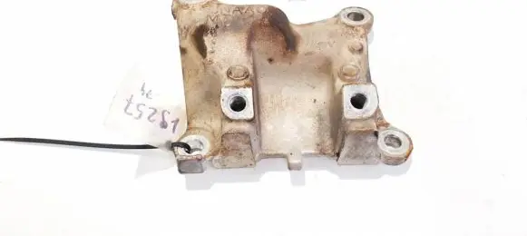 Honda FR-V Engine mounting bracket snaao