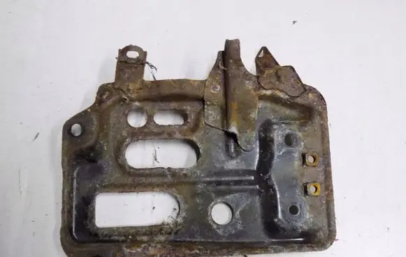 Toyota Auris 150 Battery bracket 026trrty1q2