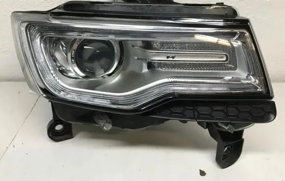 Jeep Cherokee Headlight/headlamp 55112912AB