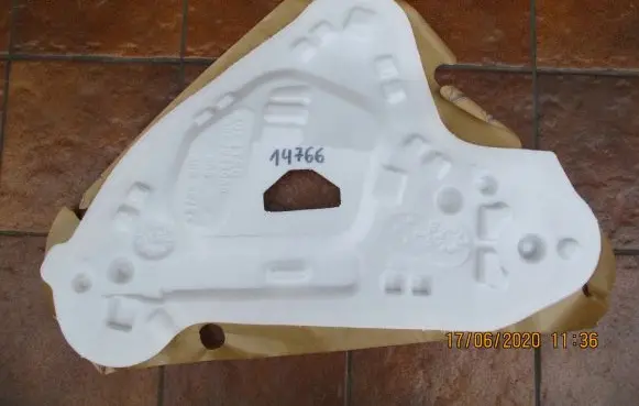 Peugeot 308 Front door sound insulation 9809036080
