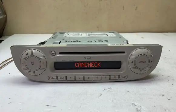Fiat 500 Radio/CD/DVD/GPS head unit 7354524860 7647389316