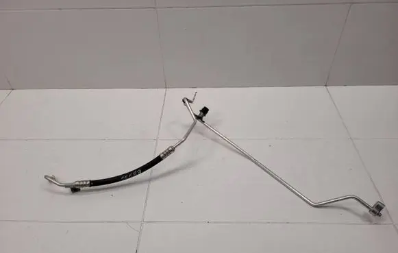 Jeep Grand Cherokee Air conditioning (A/C) pipe/hose 68161181AA