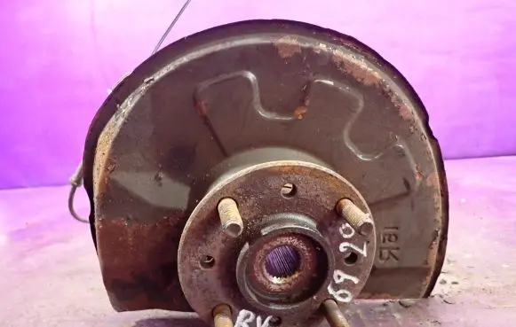 Volvo S40, V40 Front wheel hub spindle knuckle
