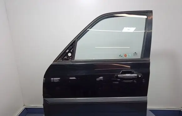 Hyundai Terracan Front door