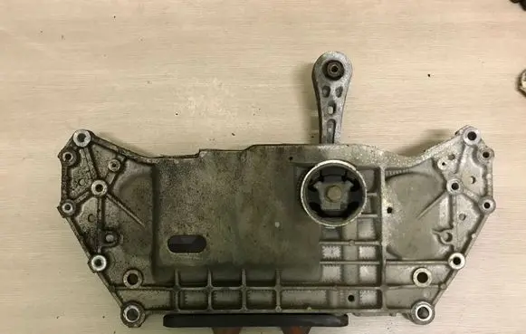 Volkswagen Golf V Front subframe 1K0199369F