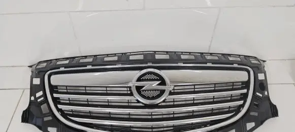 Opel Insignia A Front bumper upper radiator grill 903200040 13238420