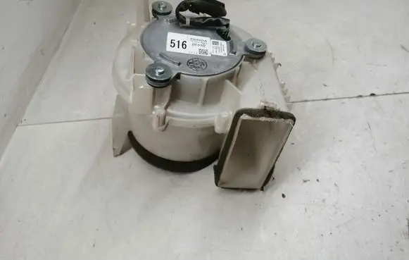 Toyota Auris E180 Hybrid/electric vehicle battery fan G923012010