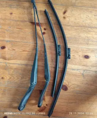 Ford Mondeo MK IV Front wiper blade arm 7S7117526DC