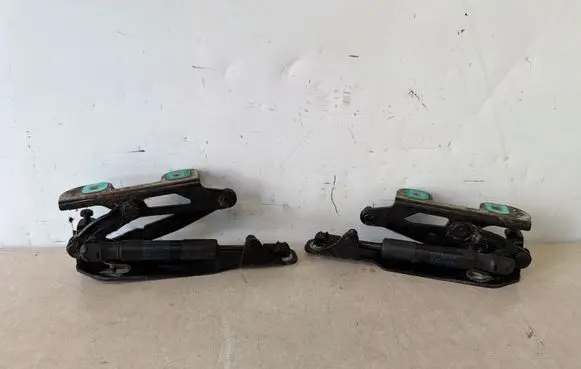 Porsche 911 991 Tailgate/trunk/boot hinge 99151215202 99151215102