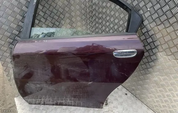 Alfa Romeo 166 Front door