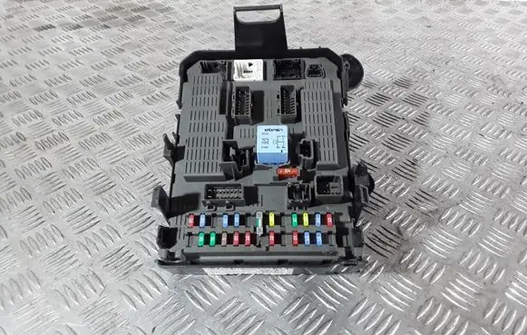 Fiat Ulysse Fuse module 046580 13198700 48803104