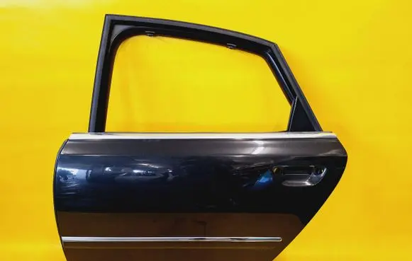 Audi A8 S8 D3 4E Rear door