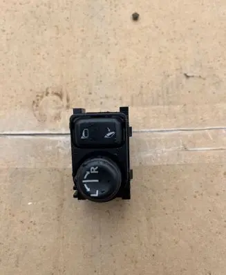 Nissan Navara D23 Wing mirror switch