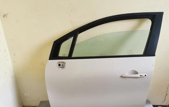 Renault Captur Front door