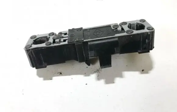 Citroen Xantia Tail light bulb cover holder