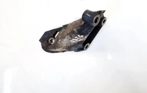 Volvo V70 Engine mounting bracket