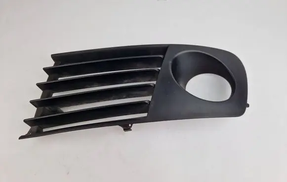 Seat Ibiza III (6L) Front bumper lower grill 6L0853665A