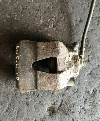 Front brake caliper