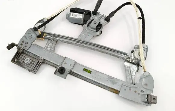 Peugeot 207 CC Front door window regulator with motor 9670087380