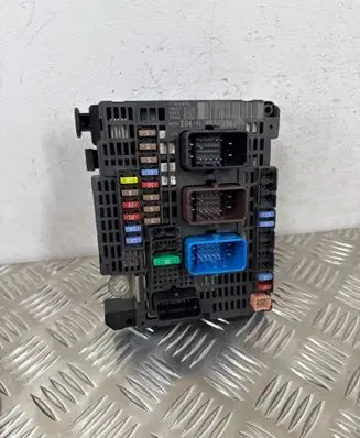 Opel Grandland X Fuse module 9810296280 BSMZ0401
