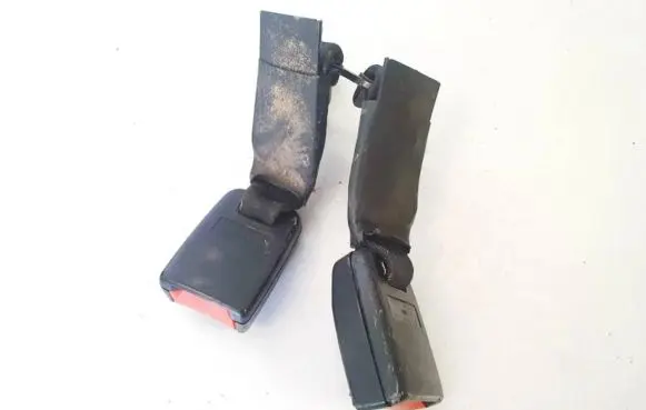 Ford Fusion Middle seatbelt buckle (rear) 2n1an613k21ad