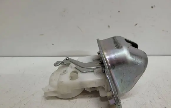 Subaru Outback Loading door lock 