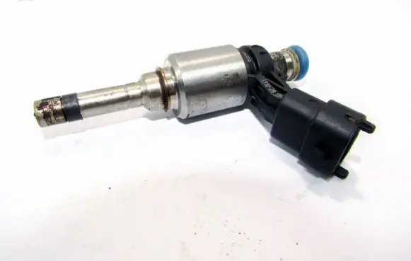 KIA Sportage Fuel injector 353102B110