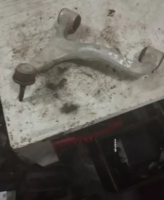 Mercedes-Benz ML W163 Front lower control arm/wishbone 1630530499