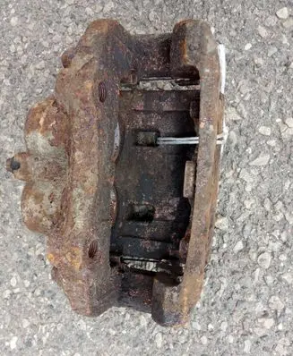 Nissan X-Trail T30 Front brake caliper