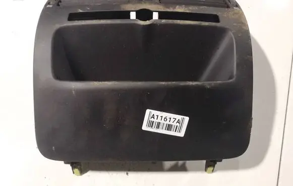 Toyota Avensis T250 Dash center air vent grill
